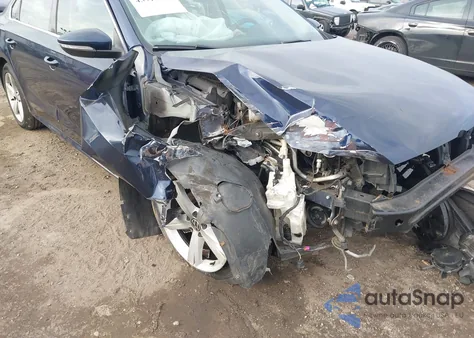 2012 Volkswagen Passat 2.5L Se z USA, uszkodzony, nr VIN 1VWBP7A38CC031602